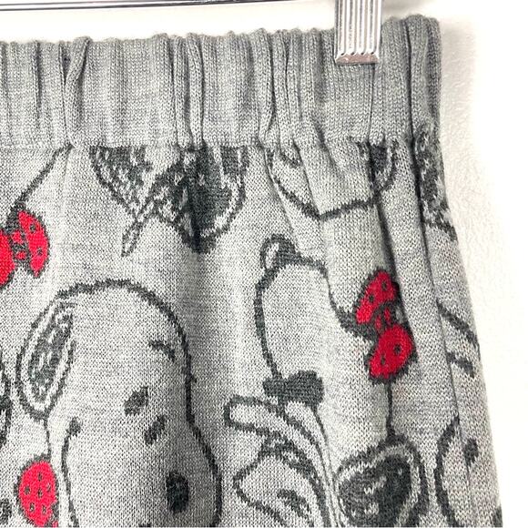 Peanuts | Snoopy Knit Skirt Medium Gray Red Smoo-chu - Picture 3 of 9